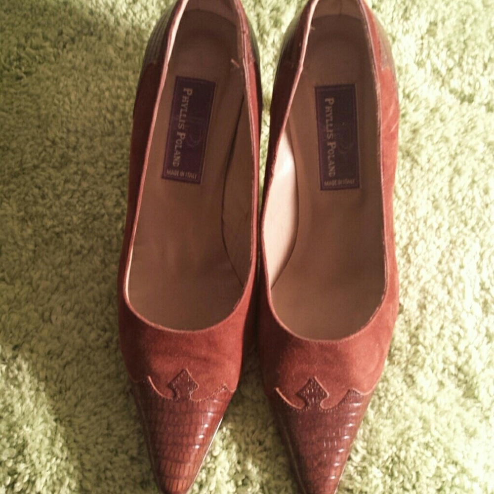 Shoes- Size 8 1/2 AA!